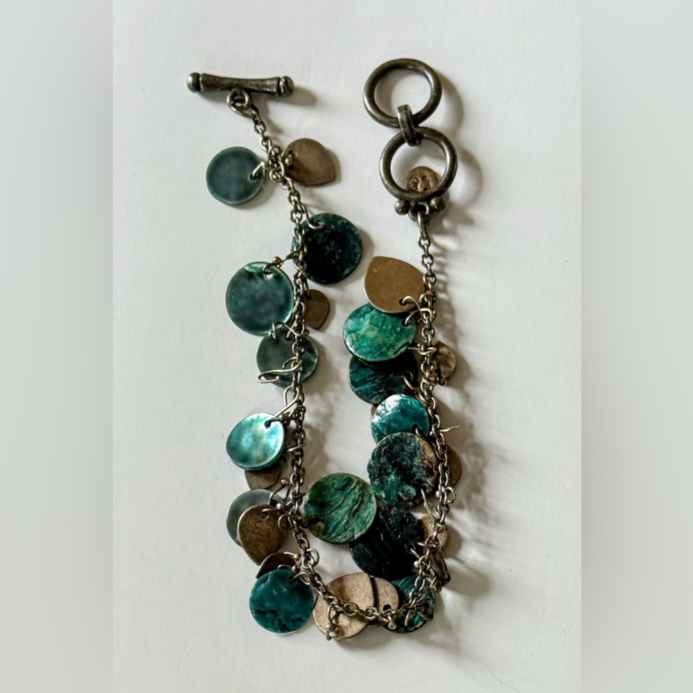 🐚 Genuine Teal Tourquoise Shell and Oxidized Silver Tone Charm Bracelet